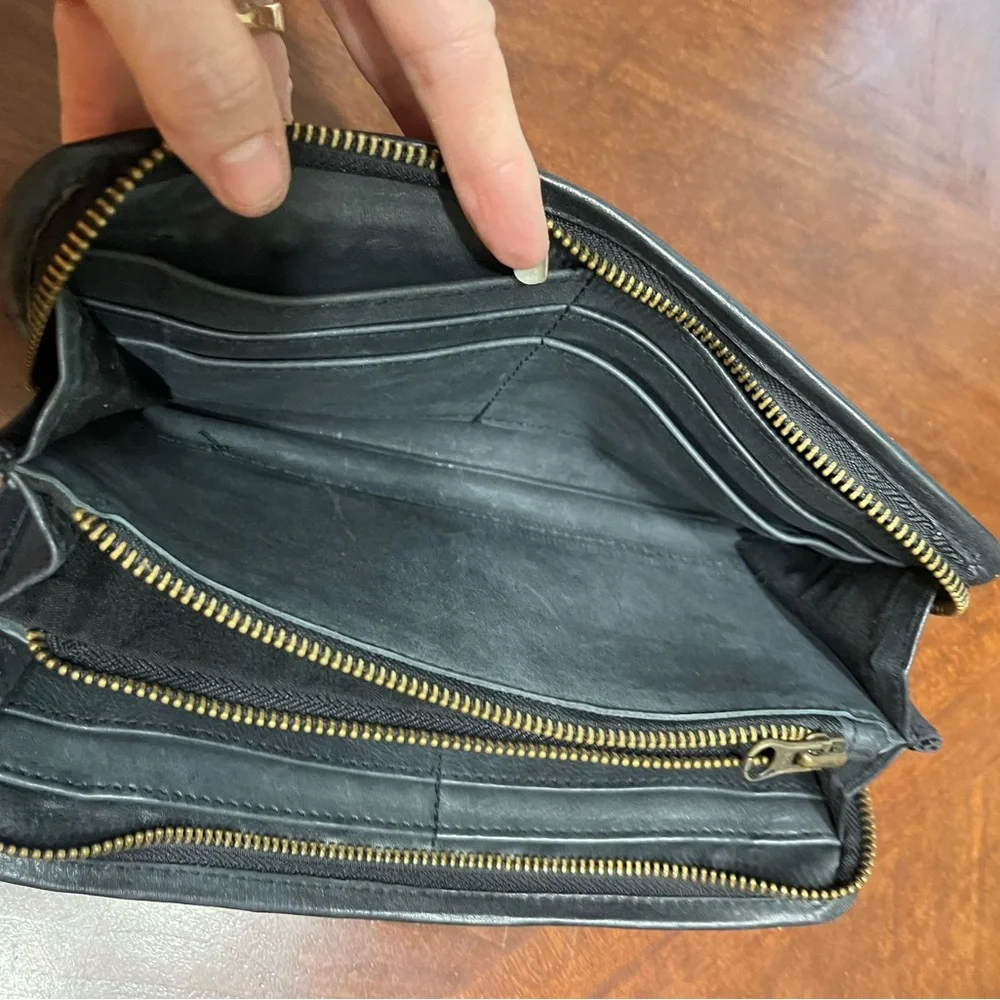 NWOT Viola Castellani Studded Leather Wallet Clutch - Picture 7 of 9